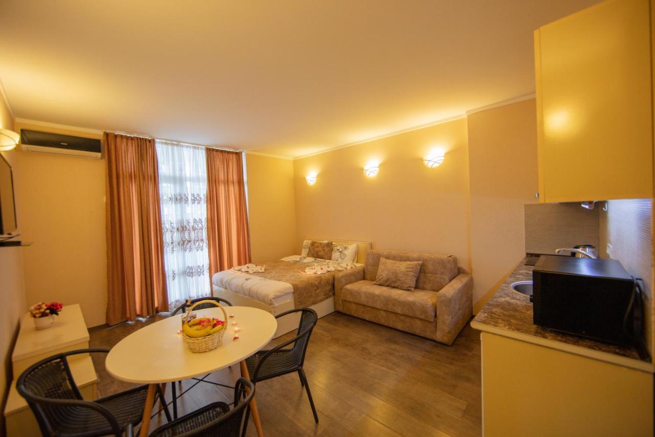 Tower Apartments Batumi Exterior photo
